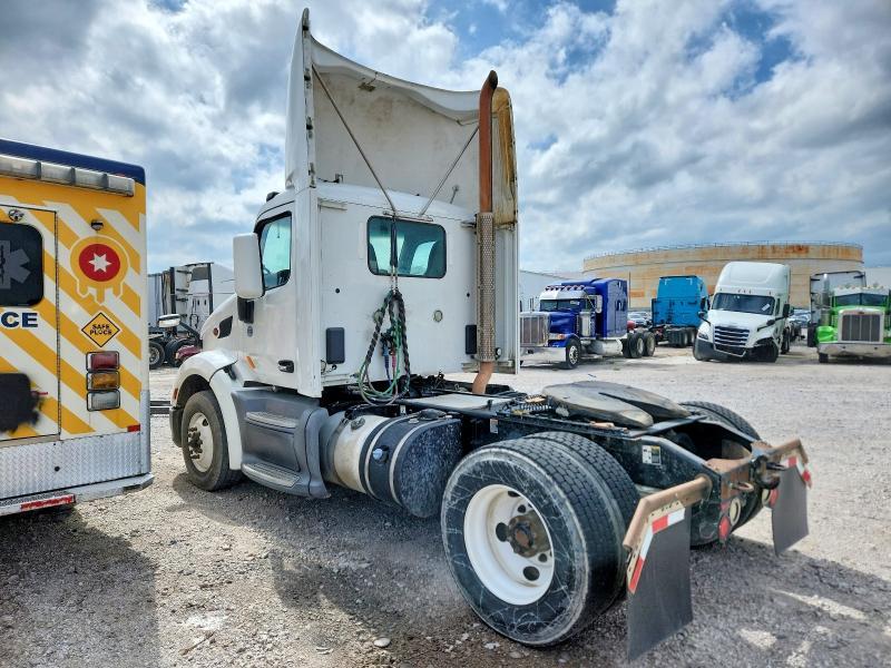 2015 Peterbilt 579 Semi Truck