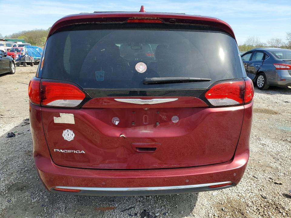 2017 Chrysler Pacifica Touring l