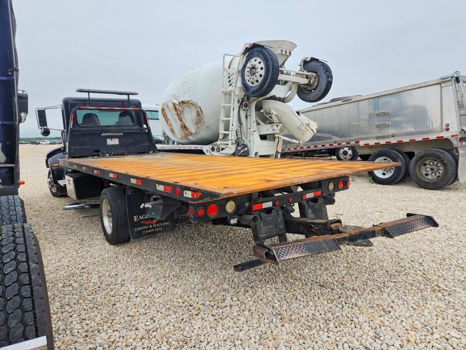 2016 Peterbilt 325-TOW Truck