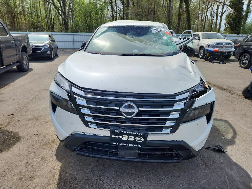 2025 Nissan Rogue sv