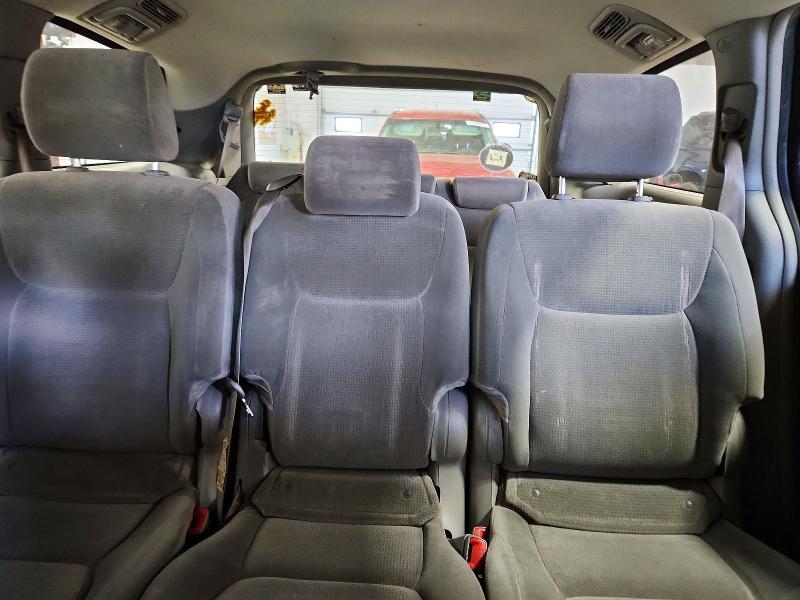 2005 Toyota Sienna le 8 Passenger