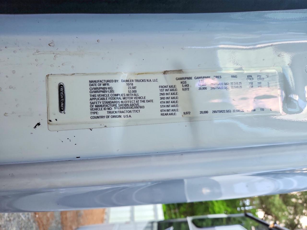 2019 Freigliner 2019 Freightliner Cascadia 126 Semi Truck