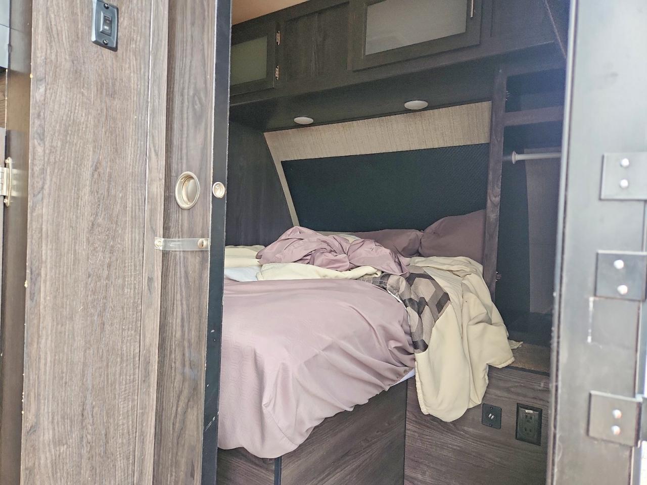 2017 Keystone Kodiak Camper