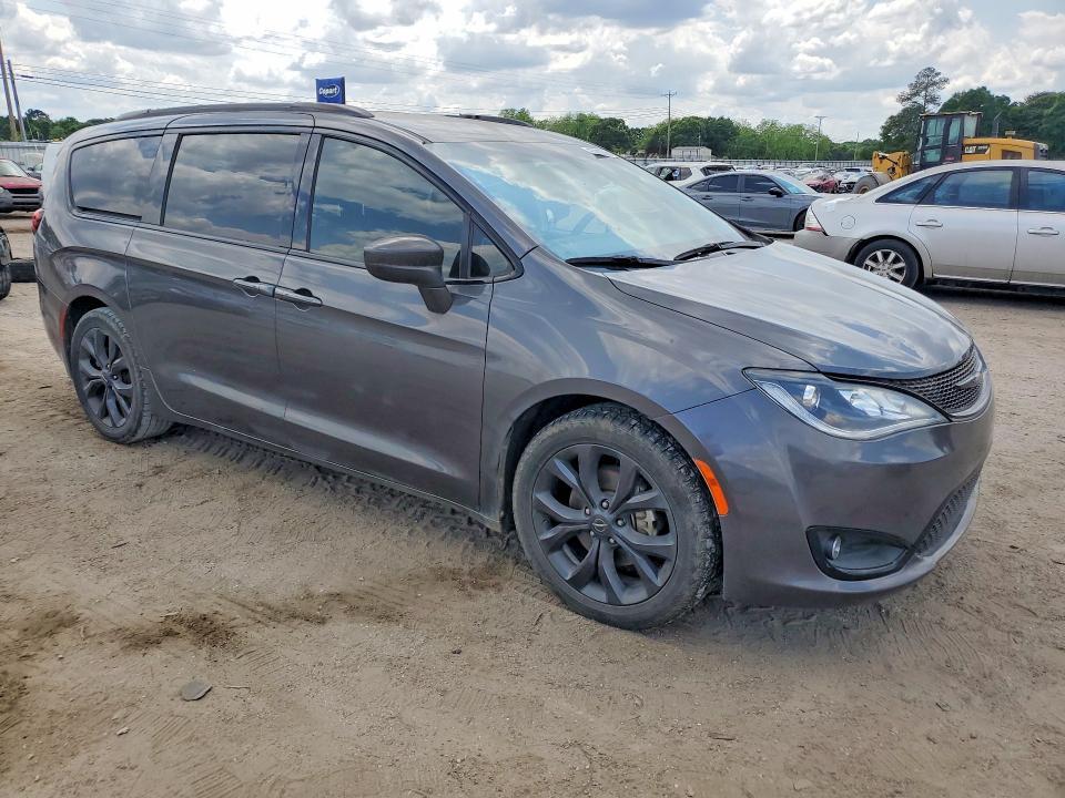 2018 Chrysler Pacifica Touring Plus