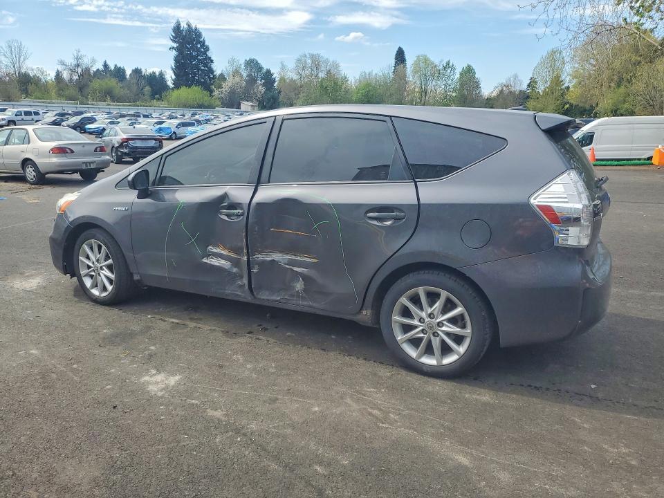 2014 Toyota Prius v Five