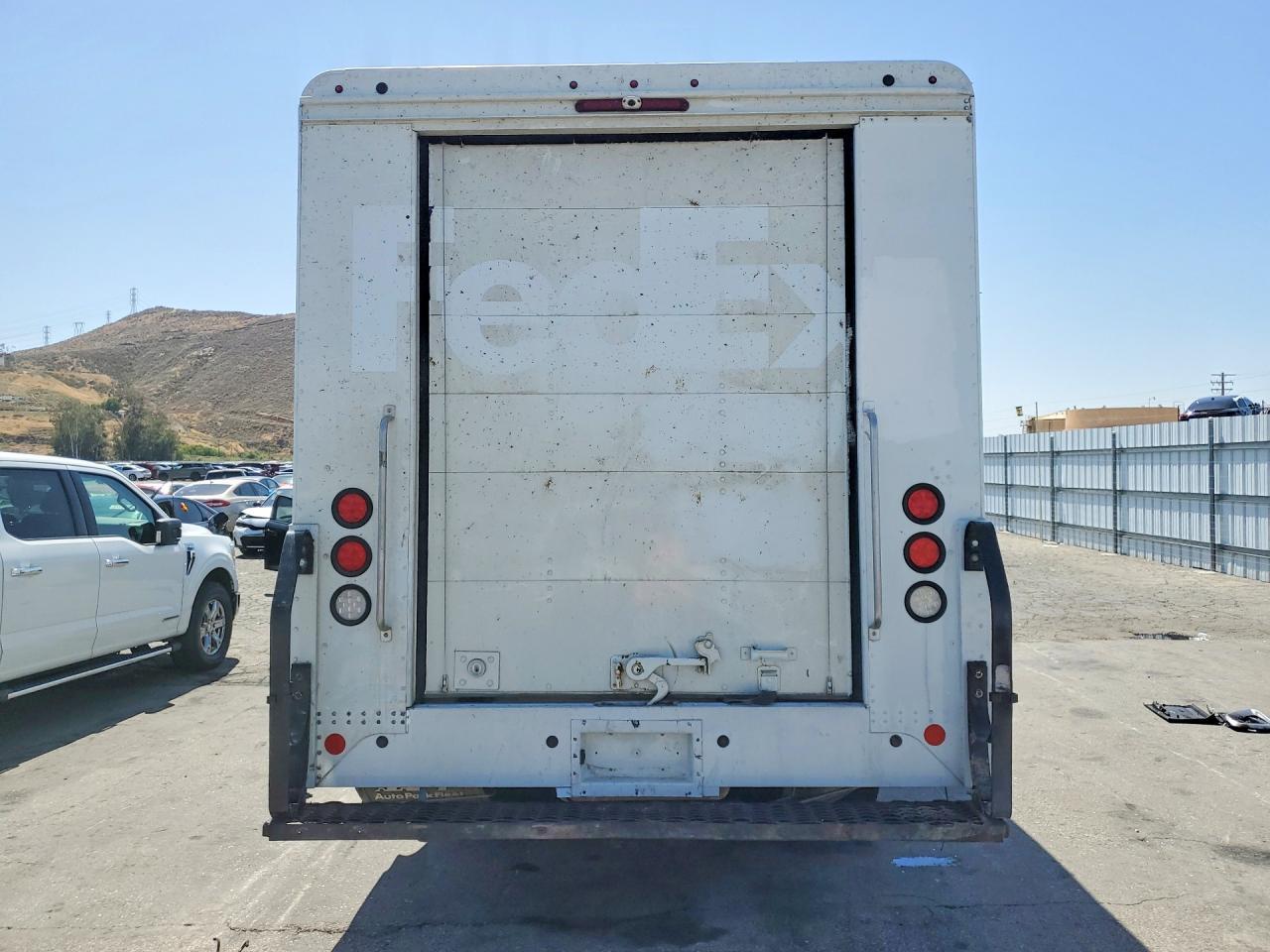 2022 Freigliner 2022 Freightliner MT45 Chassis Delivery Truck