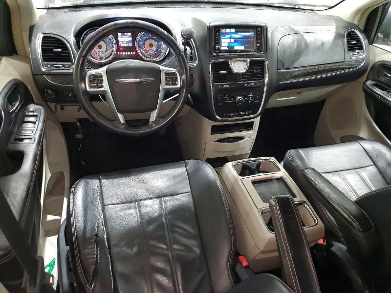 2013 Chrysler Town & Country Touring