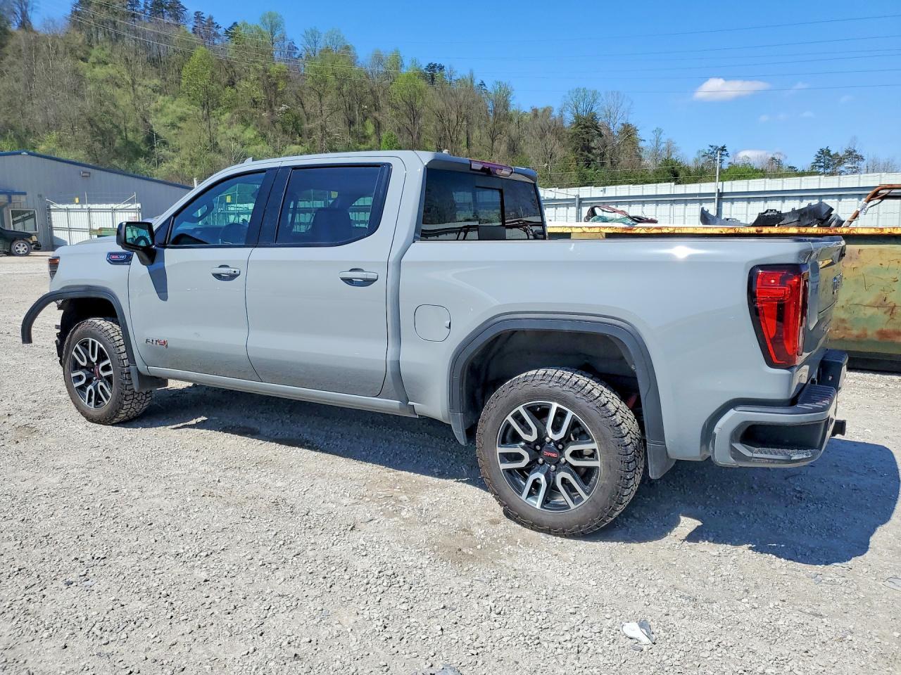2025 GMC Sierra K1500 AT4
