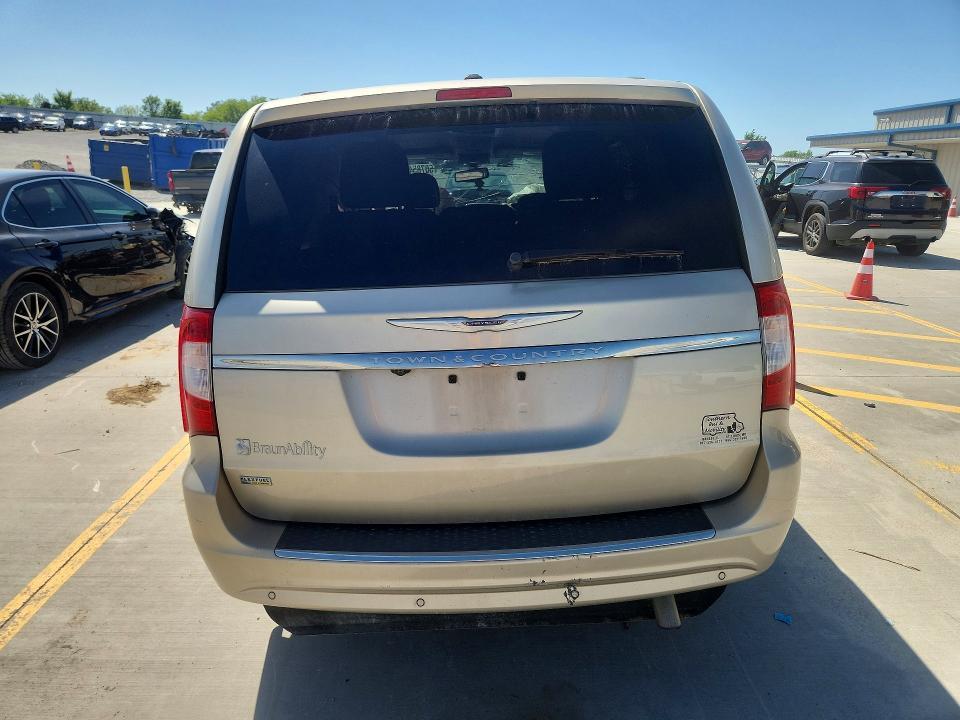 2015 Chrysler Town & Country Touring