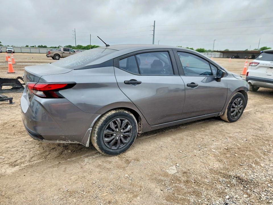 2020 Nissan Versa s