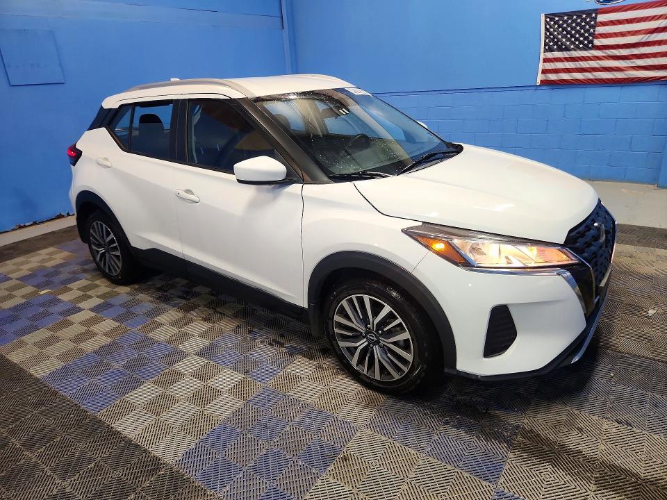 2023 Nissan Kicks sv
