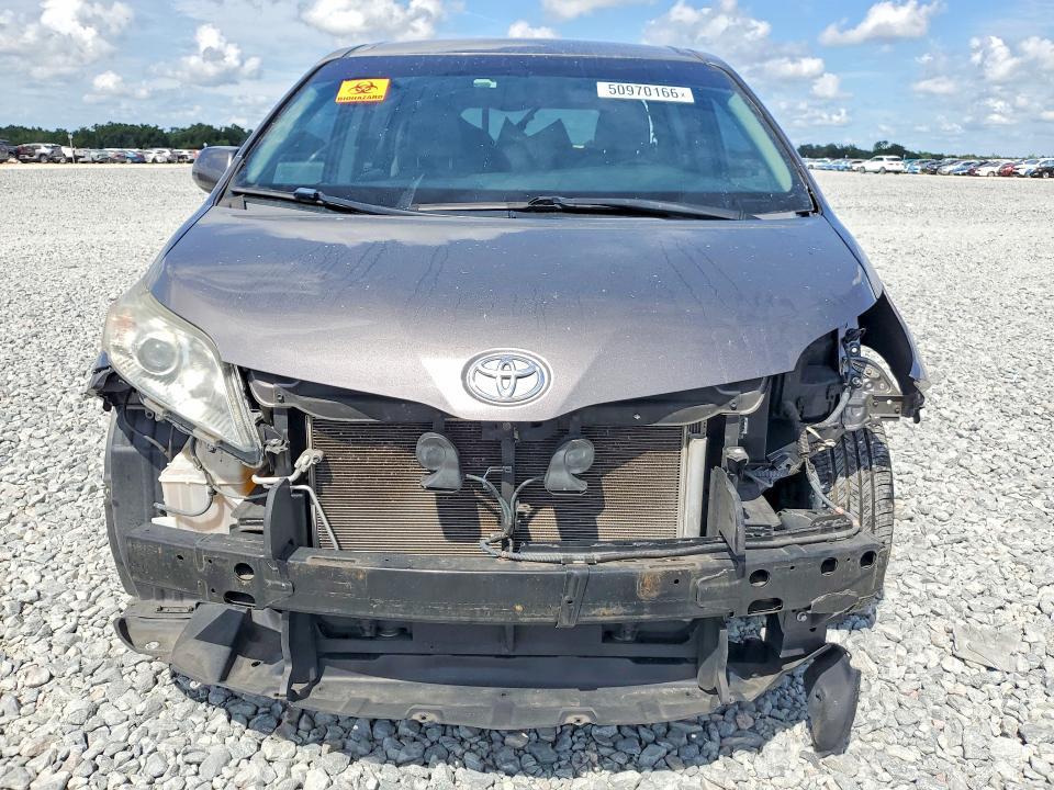 2016 Toyota Sienna le