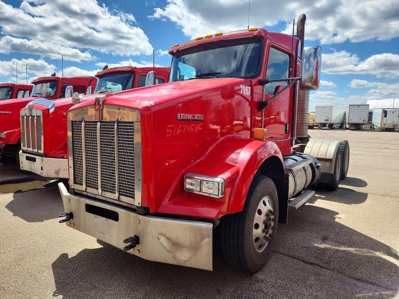 2013 Kenworth T800 Semi Truck