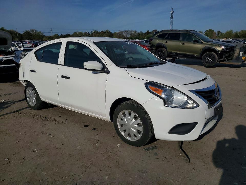 2018 Nissan Versa s Plus
