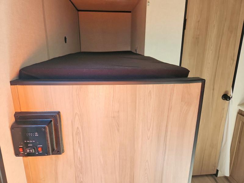 2025 Keystone Coleman Camper