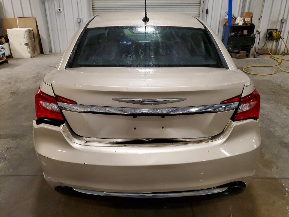 2014 Chrysler 200 lx