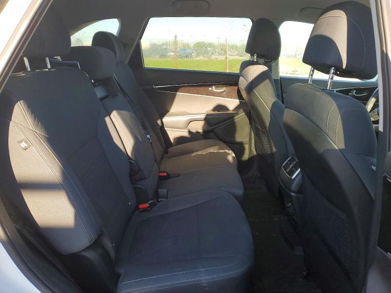 2017 KIA Sorento lx V6