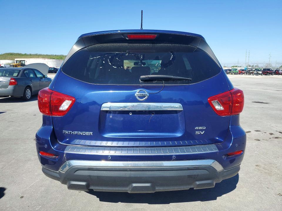 2017 Nissan Pathfinder sv