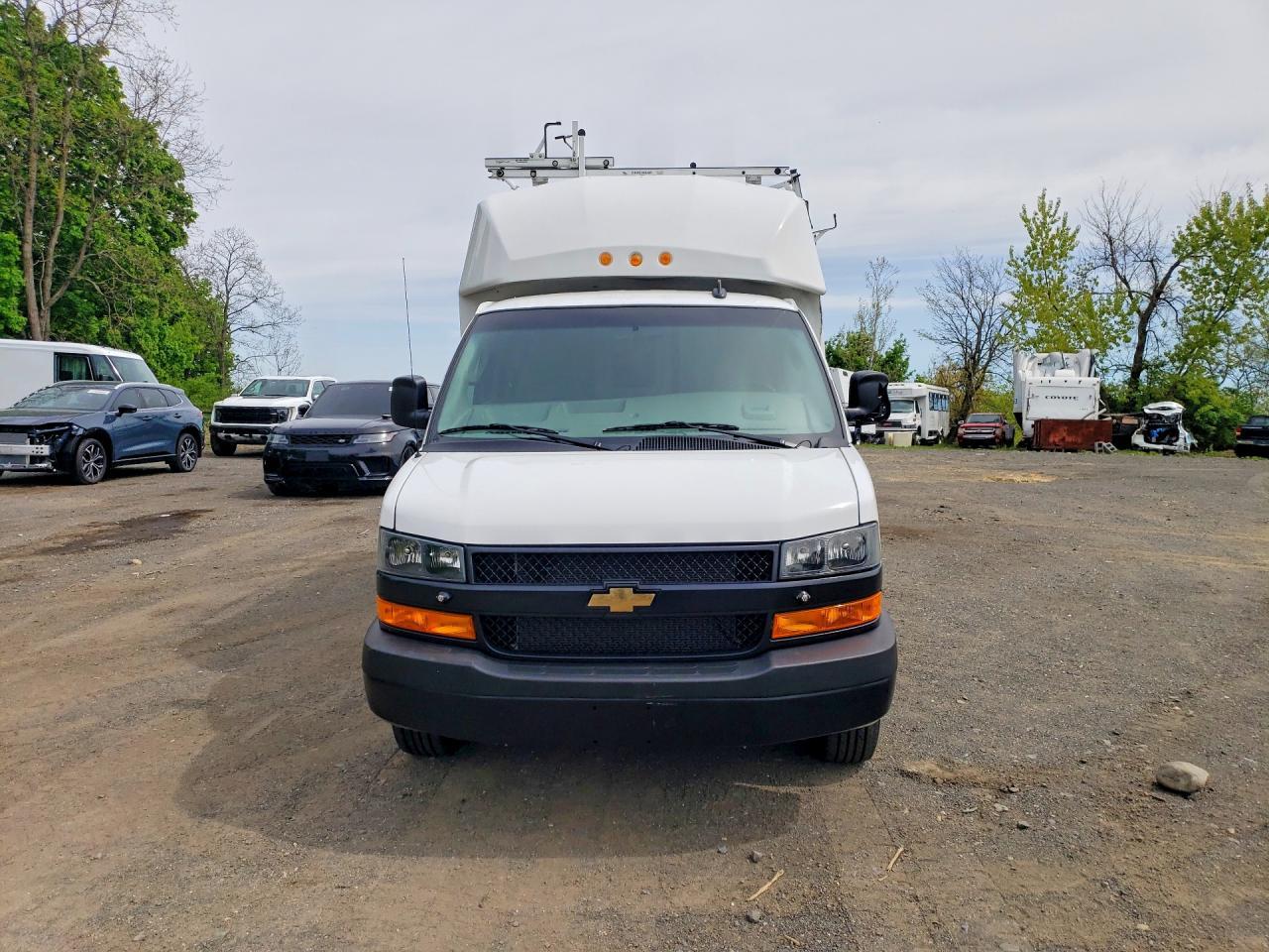 2024 Chev Express G3500