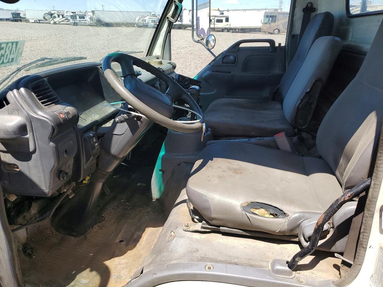 2006 Isuzu NPR Flatbed Truck