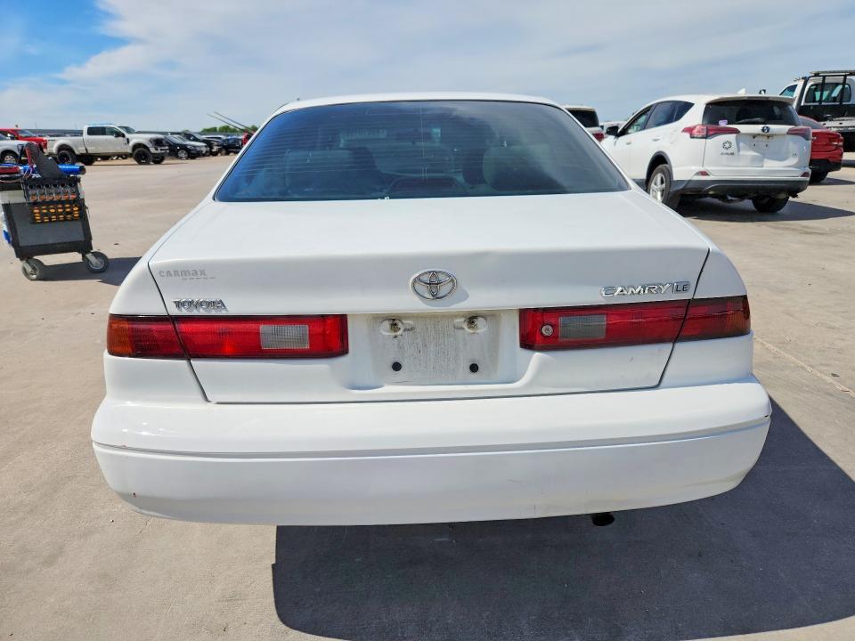 1999 Toyota Camry le