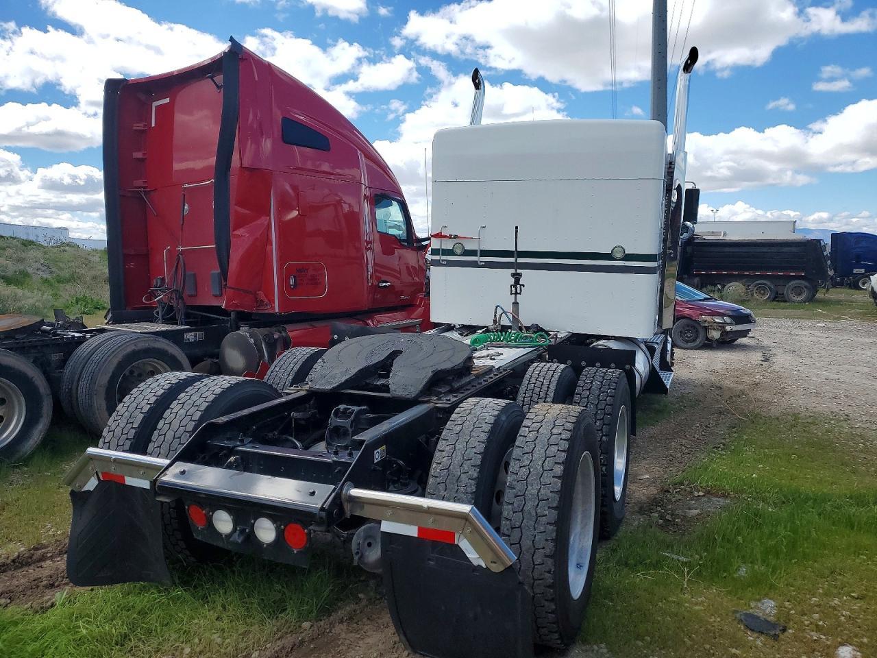 2017 Kenworth Construction T800