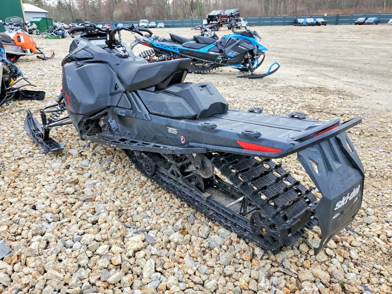 2025 Skidoo XRS Renega