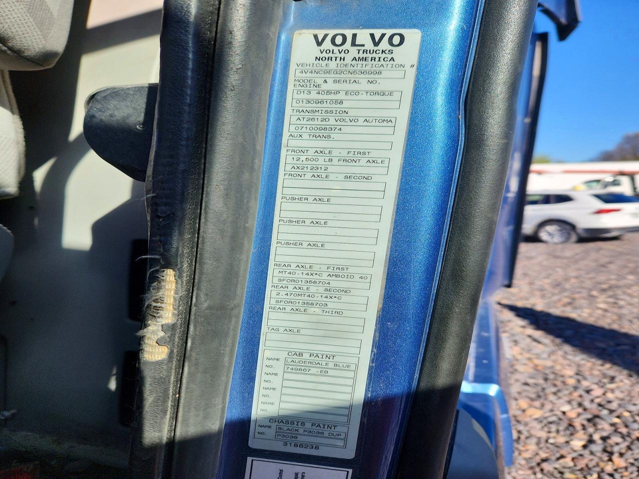 2012 Volv O VNL Semi Truck