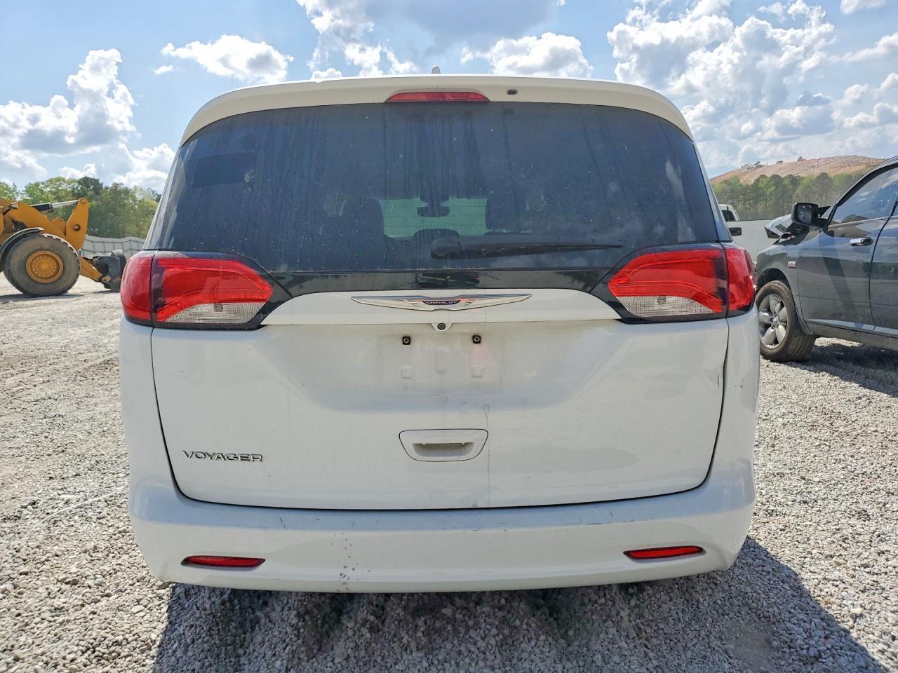 2020 Chrysler Voyager lxi