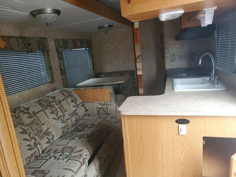 2006 Coachmen Camper