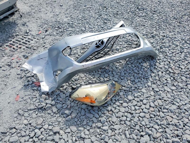 2012 Toyota Yaris 5-door l