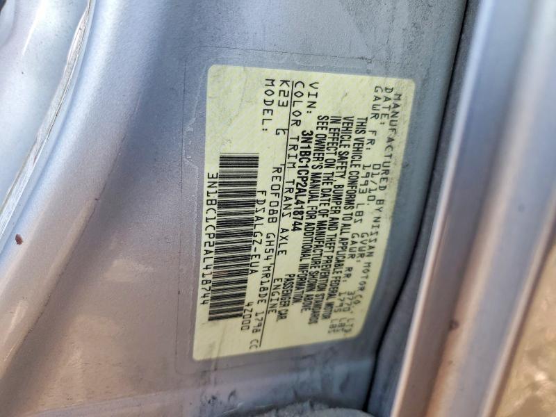 2010 Nissan Versa 1.8 s