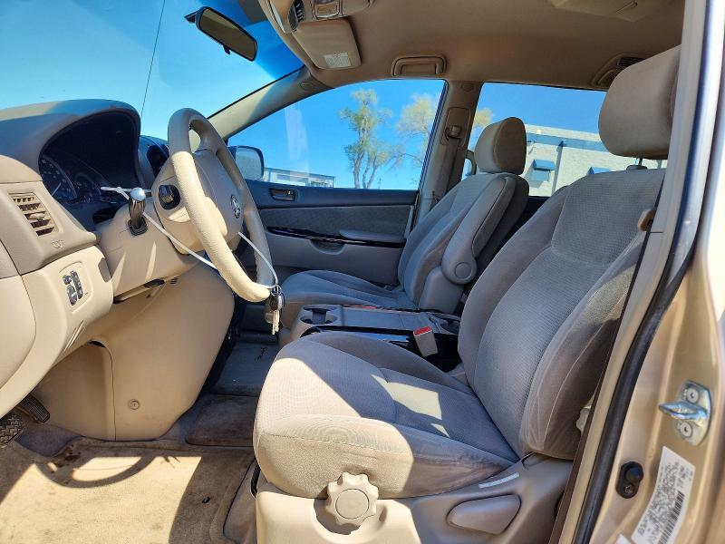 2004 Toyota Sienna le 7 Passenger
