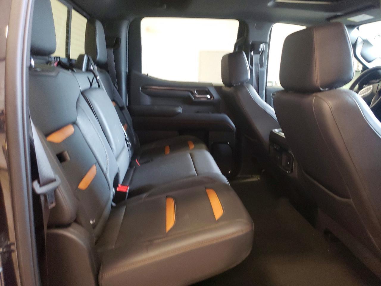 2023 GMC Sierra K1500 AT4