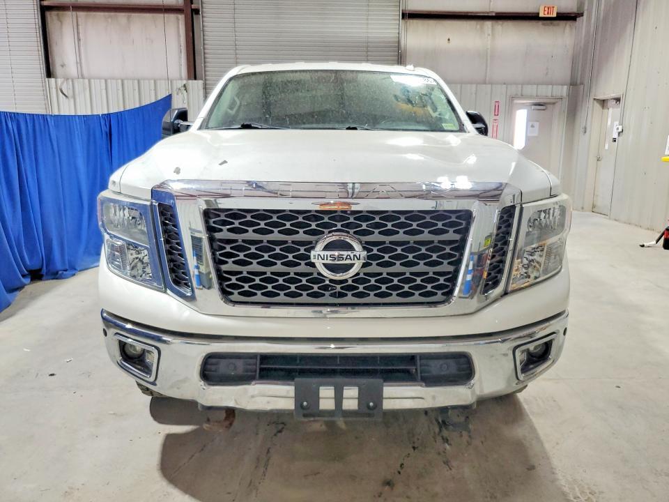 2016 Nissan Titan XD SV