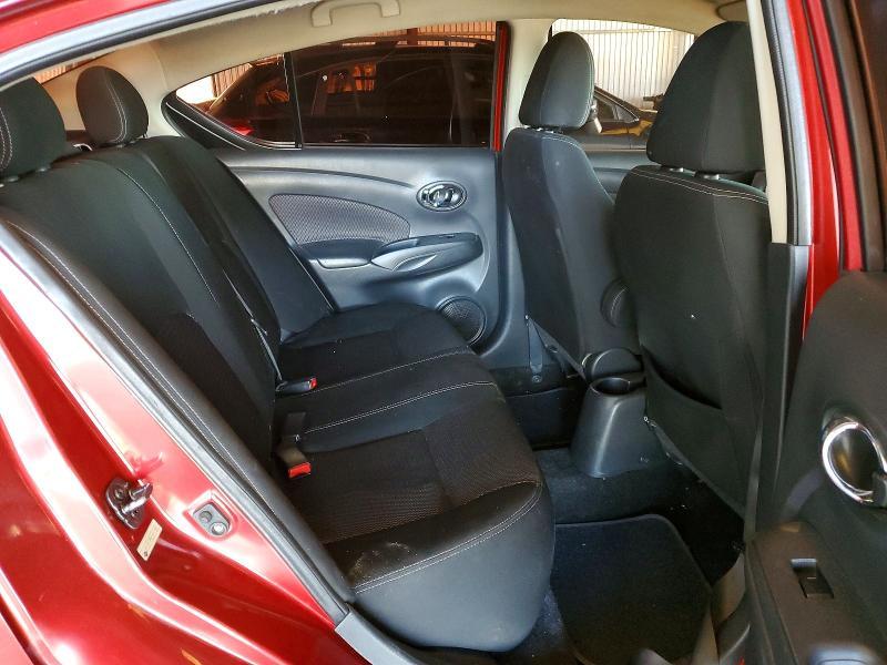 2018 Nissan Versa sv