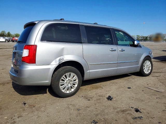 2013 Chrysler Town & Country Limited