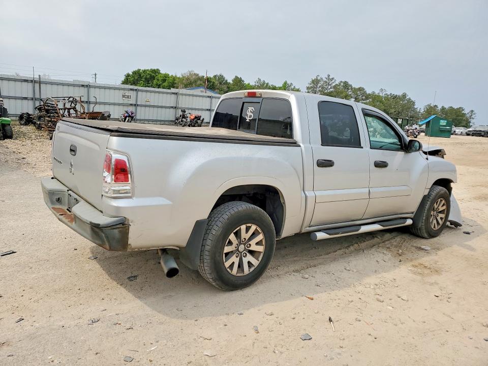 2007 Mitsubishi Raider LS