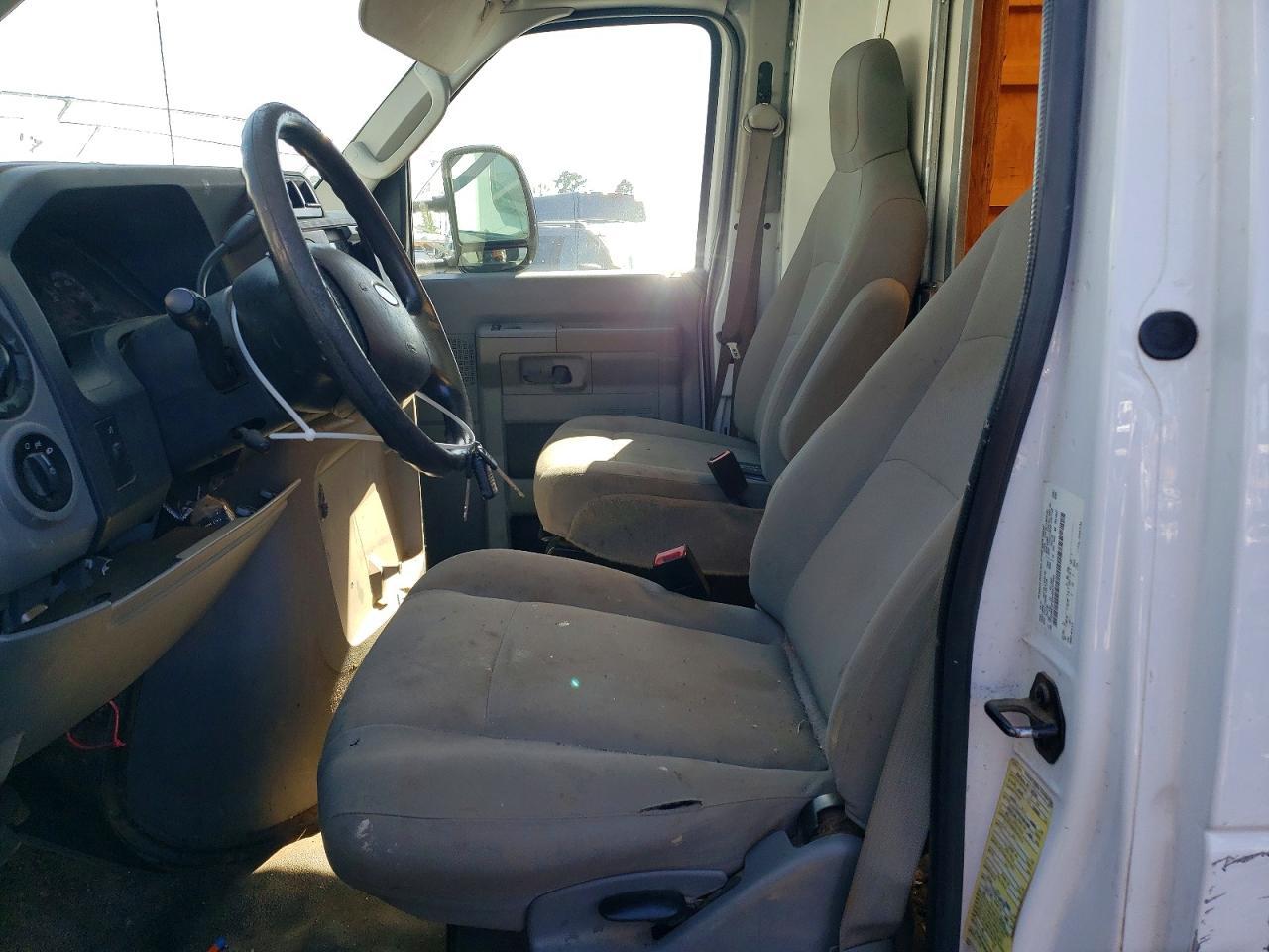 2017 Ford E350 Delivery Truck