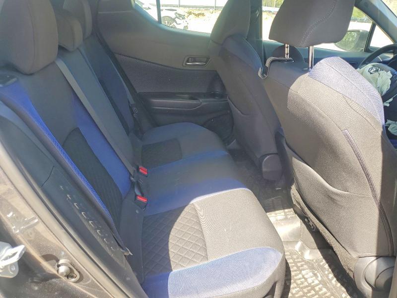 2022 Toyota C-hr xle