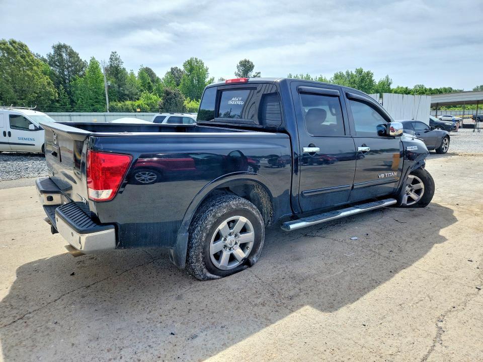 2015 Nissan Titan SV