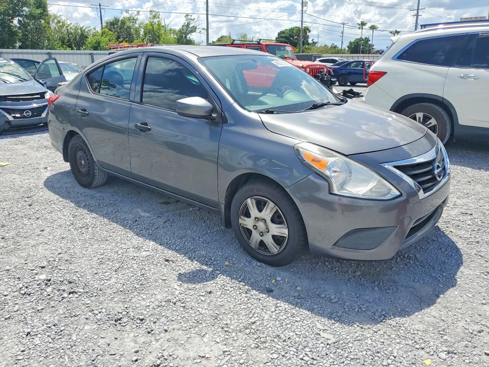 2016 Nissan Versa 1.6 s Plus