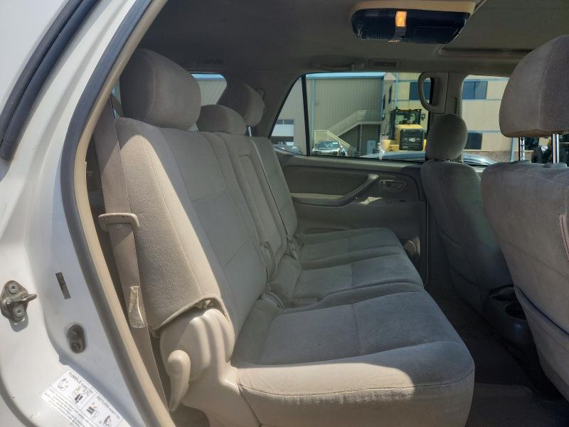 2005 Toyota Sequoia SR5