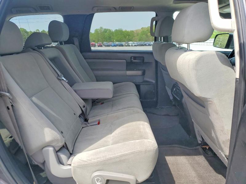 2016 Toyota Sequoia SR5