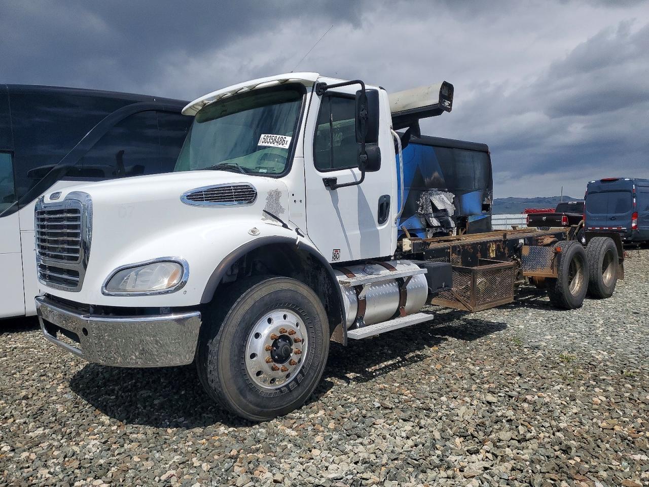 2008 Freightliner Business Class M2 Truck Cab AND