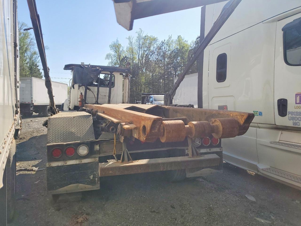 2002 Mack CV713 ROLL-OFF Container Truck