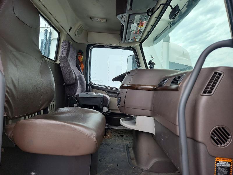 2016 Volvo VNL Semi Truck