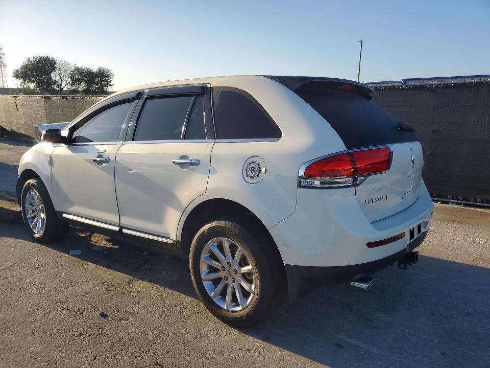2013 Lincoln Townhouse MKX