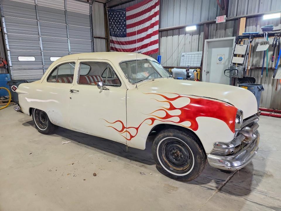 1951 Ford Custom Deluxe