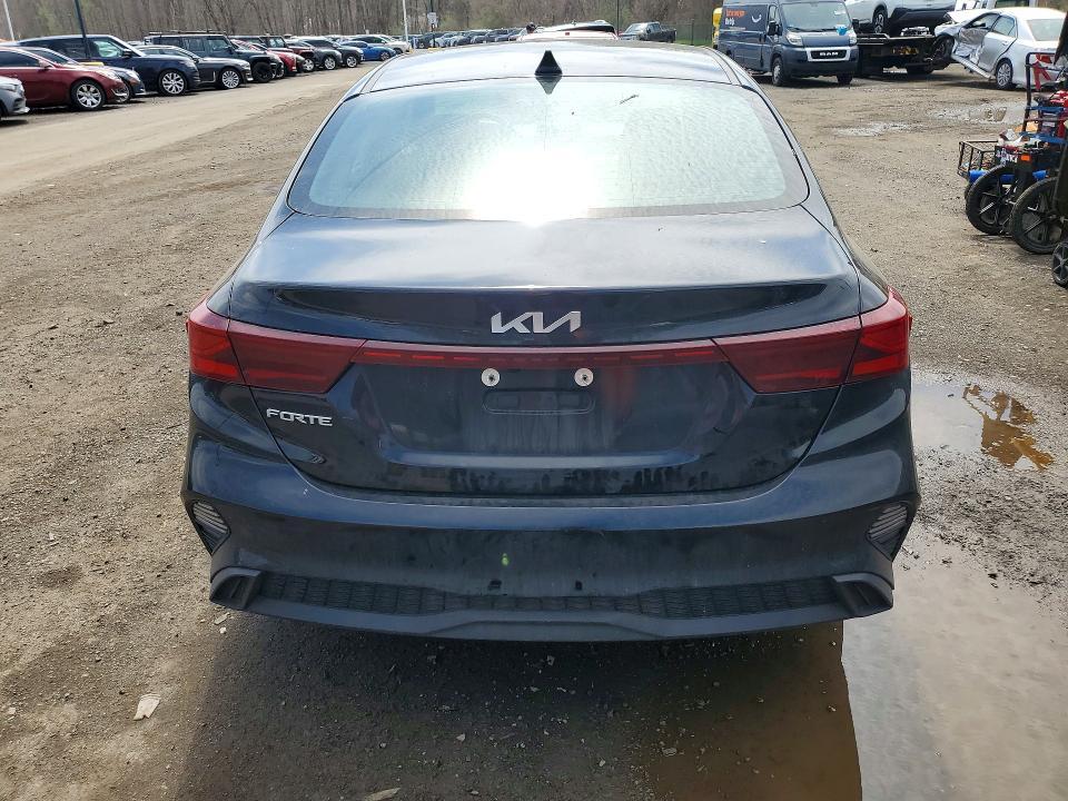 2023 KIA Forte lxs